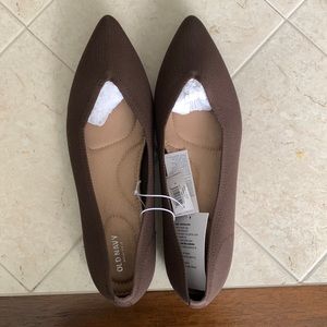 Old navy brown women’s flats